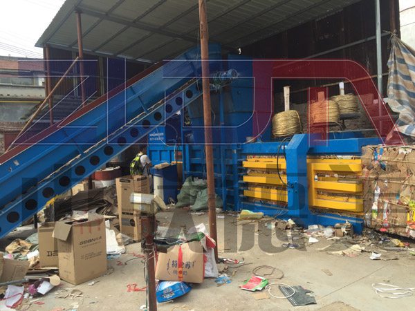 臥式半自動廢紙打包機(jī)